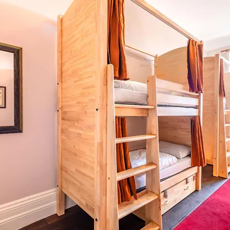Palmers Lodge Swiss Cottage-2